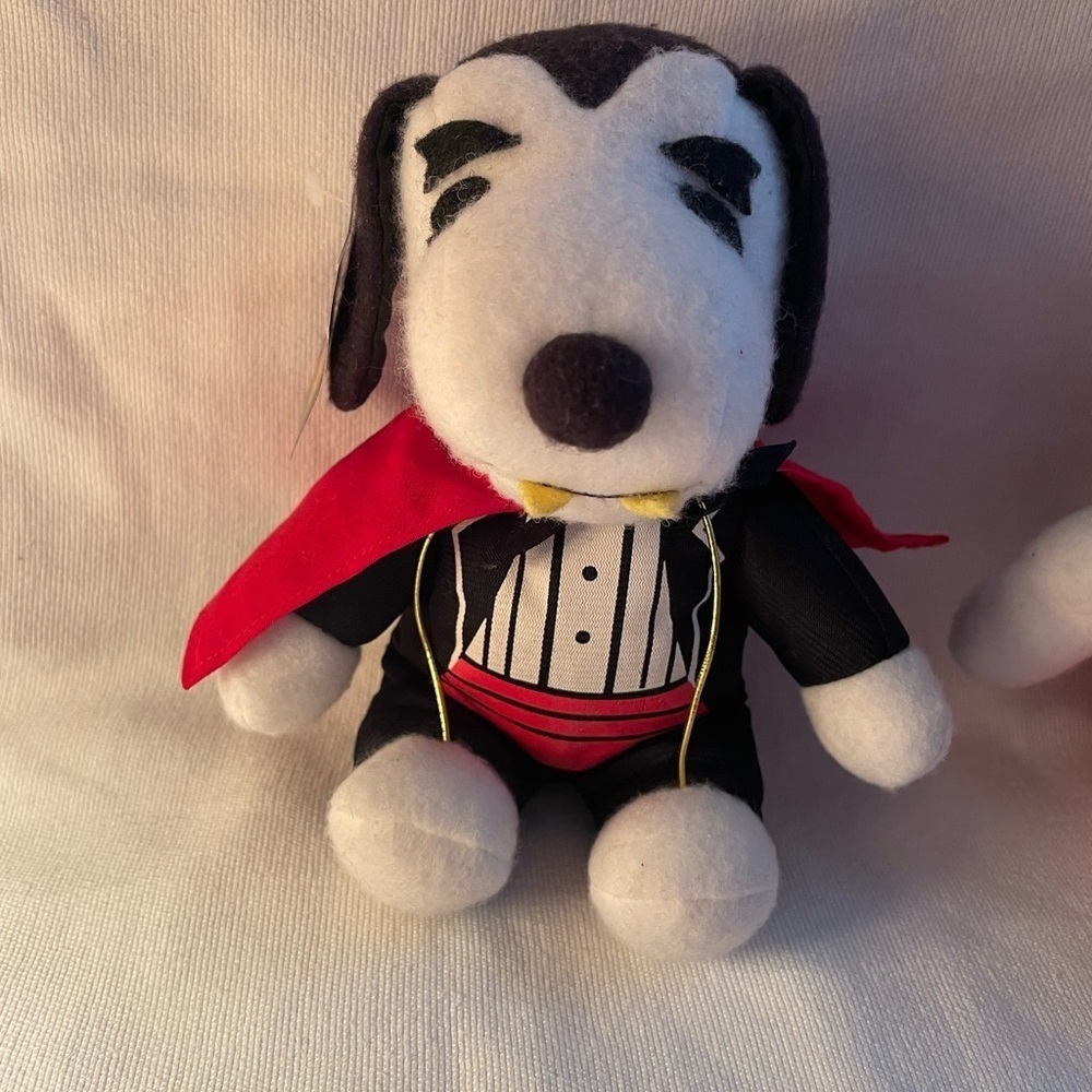 Whitman’s Halloween Snoopy Dracula and Snoopy Pumpkin Plush Set NWT - Picture 4 of 8